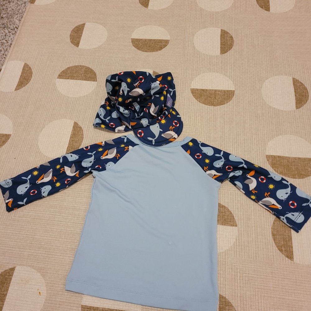 Rash guard tee and reversible sun hat for baby